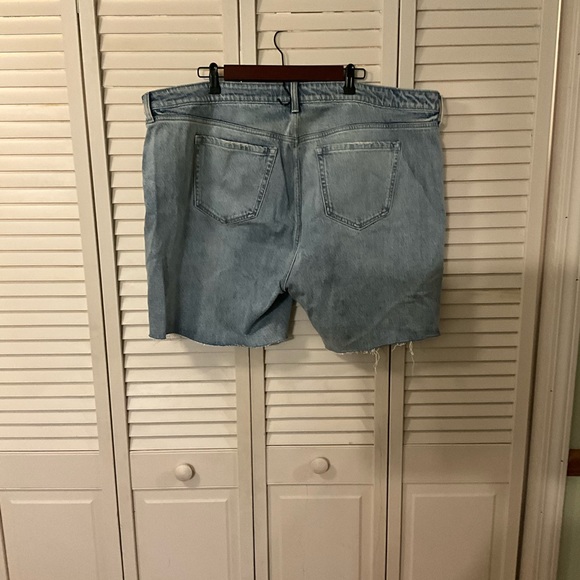 SOLD Torrid Jean Shorts Women’s - Picture 2 of 4